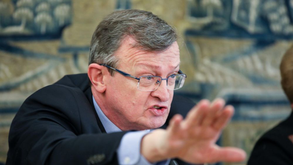 Przewodniczący podkomisji Tadeusz Cymański wyjątkowo często odbierał dziś głos frankowiczom. 