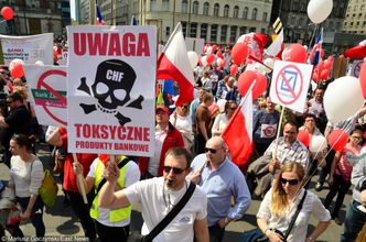 Pomoc dla fankowiczów. Senat przyjął prezydencką ustawę