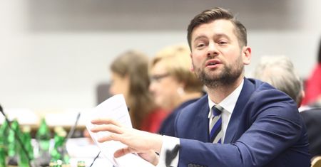 Polityk od Gowina mówi o możliwości przesunięcia wyborów za rok