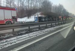 Wypadek na obwodnicy Trójmiasta. Ciężarówka przewrócona na boku