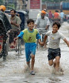 36 ofiar monsunowych deszczy