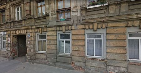 Łódź. Kamienicy grozi zawalenie, ale lokatorzy nie chcą jej opuścić