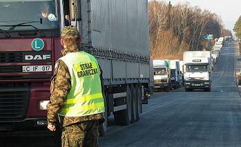 Gigantyczne kolejki na przejściach z Ukrainą