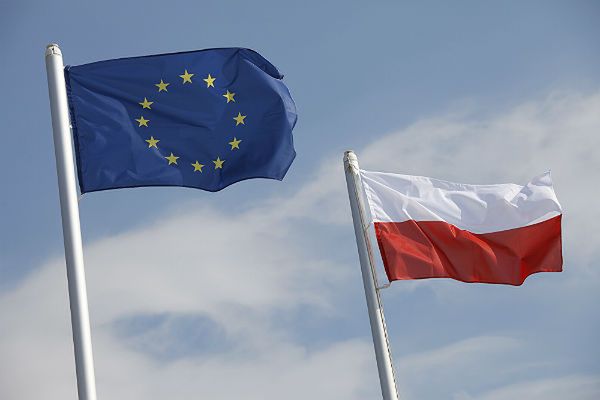 1 maja 2019:  W środę, 1 maja obchodzimy 15 rocznicę wstąpienia Polski do UE