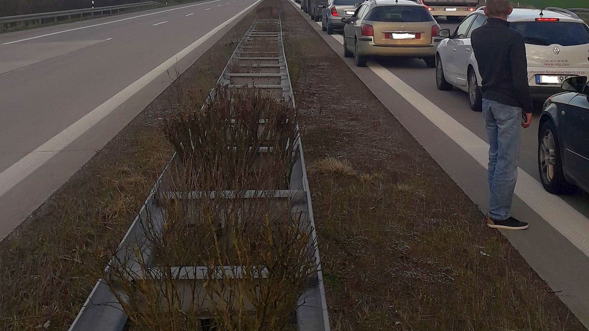 Przez  dziejesie.wp.pl przesyłacie nam zdjęcia kolejek po horyzont