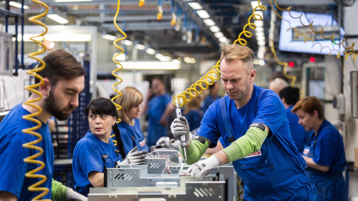 Amica zawiesza produkcję.