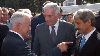 Premierzy: Leszek Miller (L), Jerzy Buzek i Mikulas Dzurinda (P)