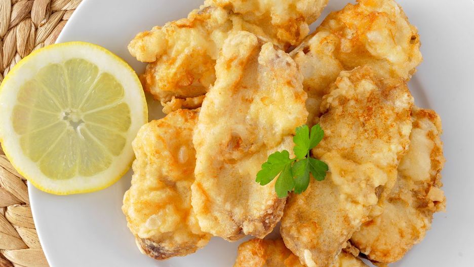 Żabnica w tempurze - to jedna z propozycji na podanie najbrzydszej ryby świata.