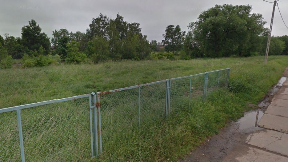 Zwłoki znajdowały się w wysokiej trawie przy ul. Bokserskiej