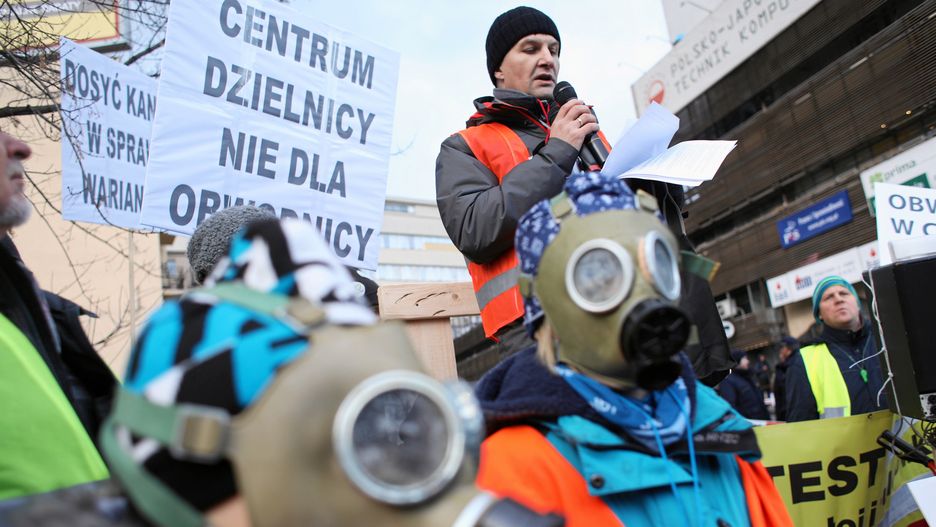 Mieszkańcy Wesołej i Sulejówka podczas protestu 14 stycznia po decyzji rządu w sprawie przebiegu trasy wschodniej obwodnicy Warszawy