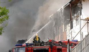 Płoną chemikalia pod Krakowem