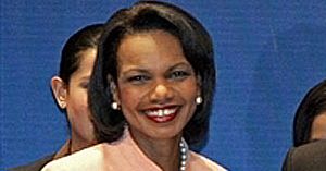 Poważna Condoleezza Rice gra Brahmsa