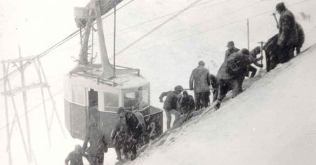 Historia jak z filmów Hitchcocka. Budowa kolei na Łomnicę