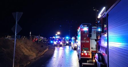 Dolny Śląsk. Tragiczny wypadek autokaru. Wracali ze świątecznego jarmarku we Wrocławiu