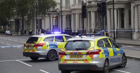 Policja zablokowała ulice wokół stacji KingsCross w Londynie. Powodem tajemniczy pakunek