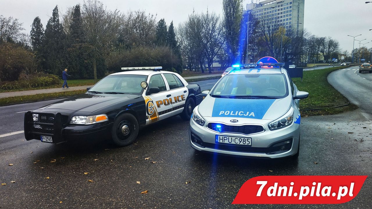 Amerykański radiowóz na ulicach Piły