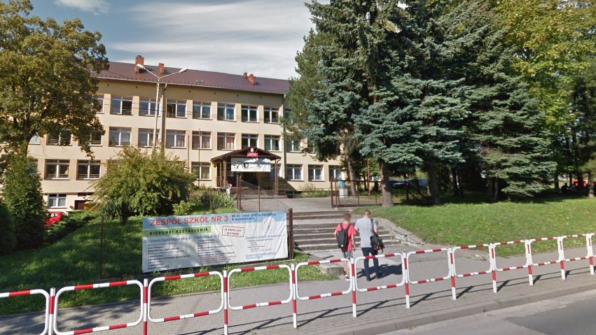 Wadowice. Z Centrum Kształcenia Zawodowego i Ustawicznego nr 1 w Wadowicach ewakuowano uczniów