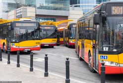 Warszawa. Komunikacja miejska 1 listopada. Dodatkowe linie autobusowe, żeby dojechać na cmentarz we Wszystkich Świętych