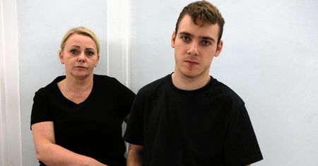 Fundacja oświadczyła, że zatrudnia protestującego w Sejmie Jakuba Hartwicha. Matka mężczyzny twierdziła co innego