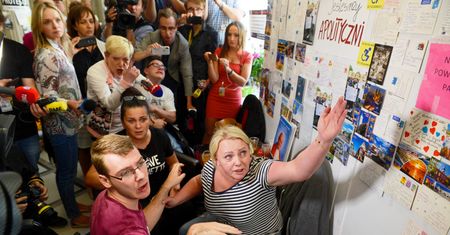 Iwona Hartwich i jej syn Jakub mają zakaz wejścia do Sejmu. Do 2020 roku