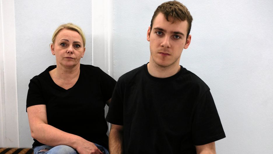 Iwona Hartwich i jej syn Jakub protestują w Sejmie