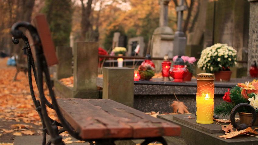 Dojazd na katowickie cmentarze komunikacją miejską 1 listopada będzie bezpłatny
