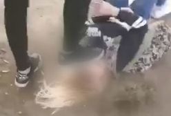 Brutalne pobicie na długiej przerwie. Do sieci trafiło nagranie