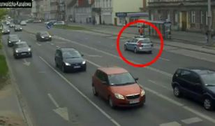 "Na kogutach" do szpitala. Policjanci eskortowali samochód z ciężarną