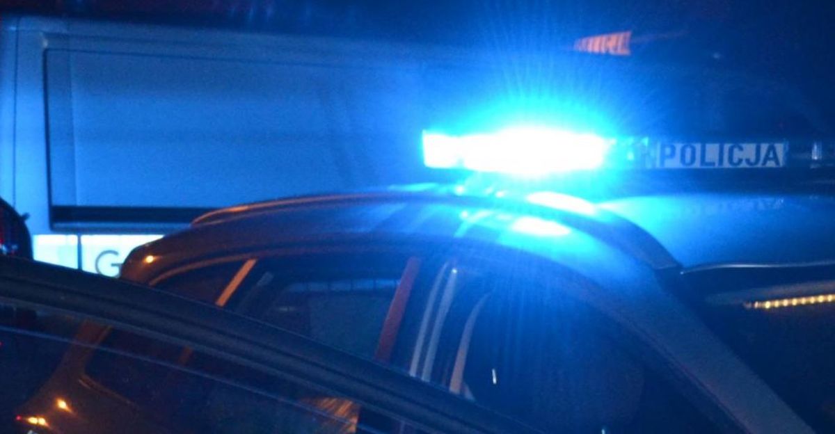 Nocny pościg w Zborowie. Policja szuka 2 mężczyzn