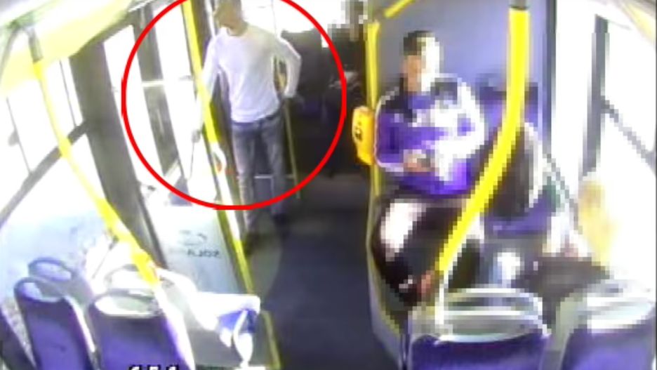 Mężczyzna nagrany przez kamery monitoringu to prawdopodobny sprawca napaści