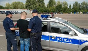 Łódź. Nieszczęśliwie zauroczony mężczyzna wybił okna i okradł ukochaną.