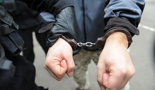 Założył worek na głowę i udusił. Ciało żony ukrył w ogrodzie. Rusza proces