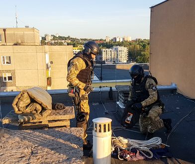 Brawurowa akcja policjantów. Zobaczcie, w jaki sposób uratowali mężczyznę, który chciał się zabić