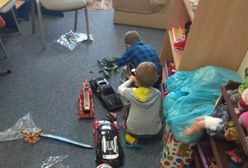 Małe dzieci na obwodnicy. Matka i partner nietrzeźwi