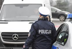 Szokujący komunikat policji. "Niemowlę wśród karaluchów i pijanej rodziny"