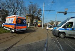 Łódź: Nastolatka pogryzła kobietę na przystanku