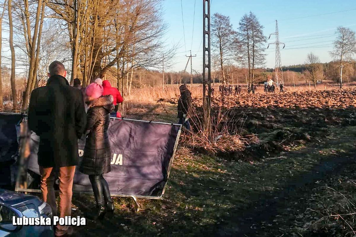 Witoszyn. Makabryczne odkrycie. Ciało było do połowy spalone