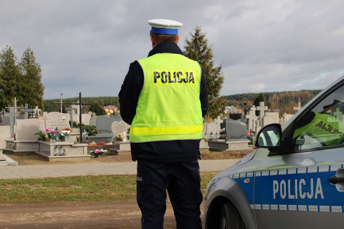 1 listopada na dolnośląskich drogach. Czy dzień Wszystkich Świętych minął pod znakiem bezpieczeństwa? Sprawdź jak wyglądała sytuacja na trasach