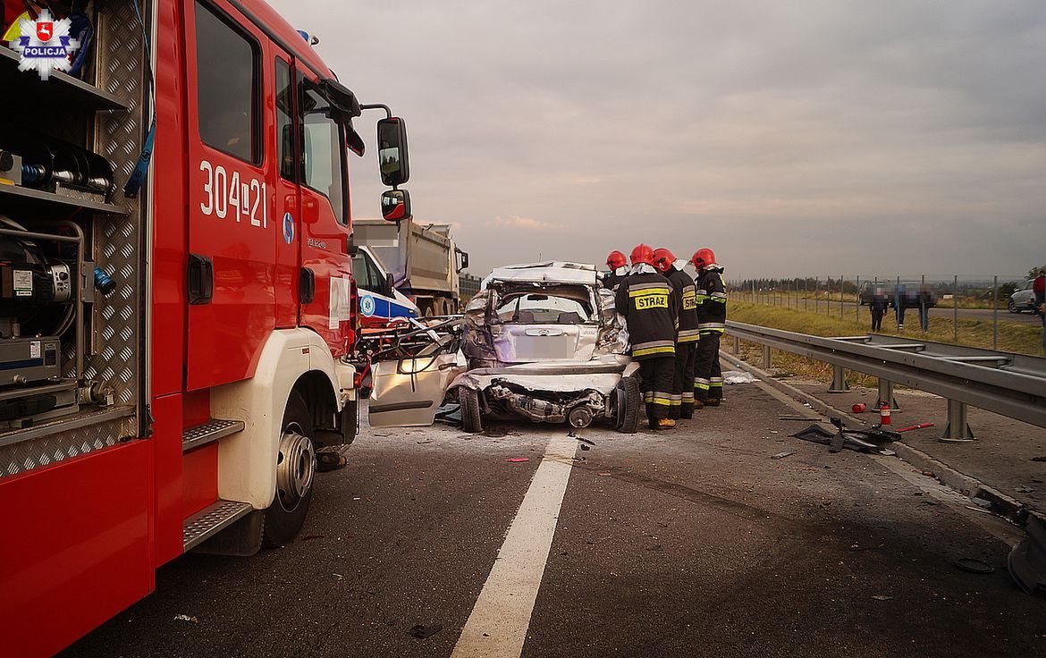 Wypadek na obwodnicy Lublina. Jedna osoba nie żyje, dwie są ranne