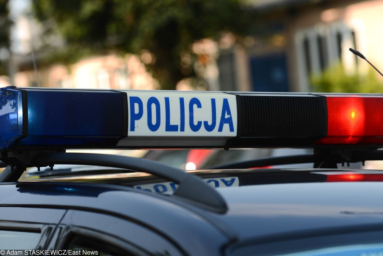 Szczecin: ciężarówka staranowała policyjnego busa. 5 osób rannych