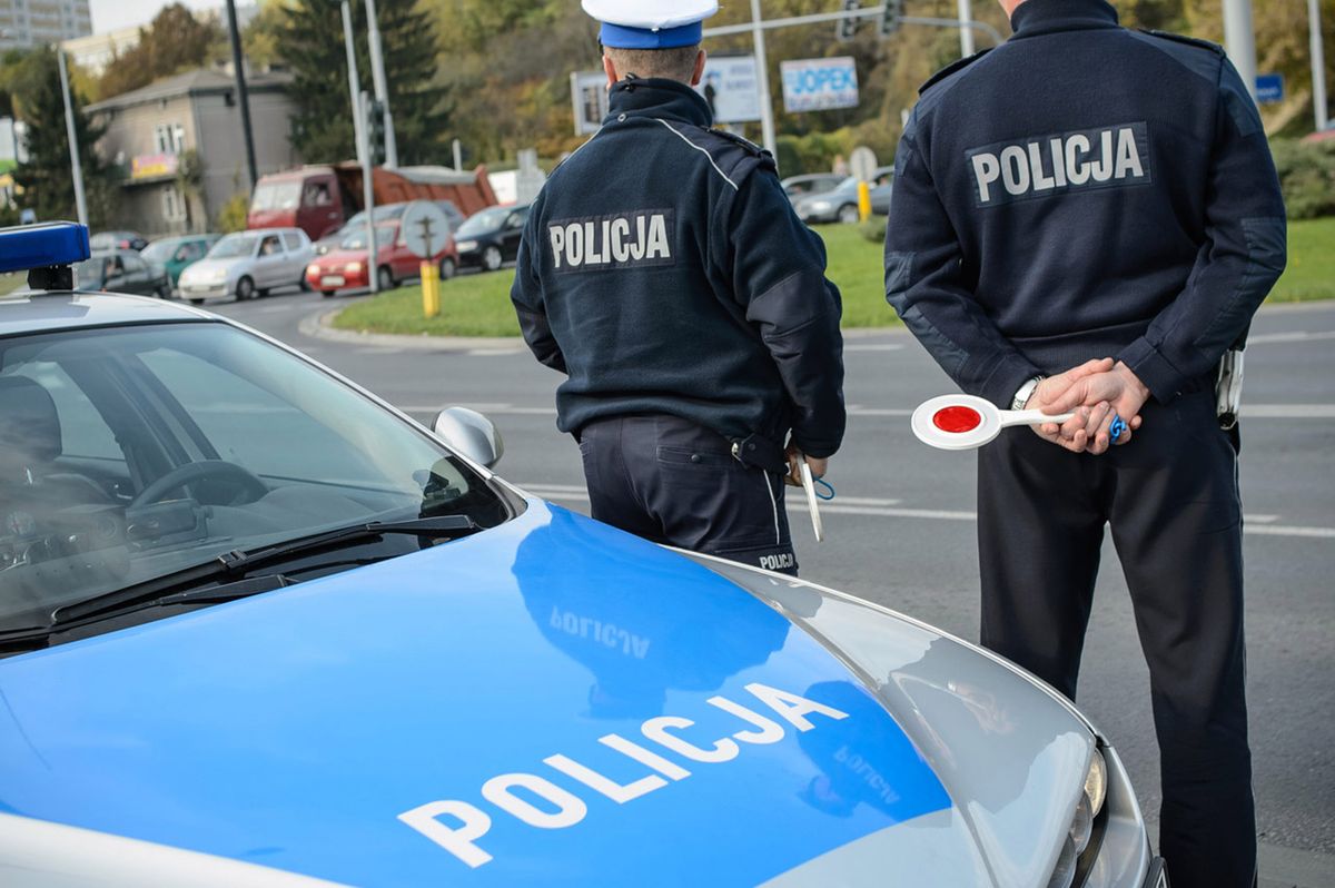 Policjanci boją się pouczać, bo czekają ich za to kary. Dlatego wystawiają tyle mandatów