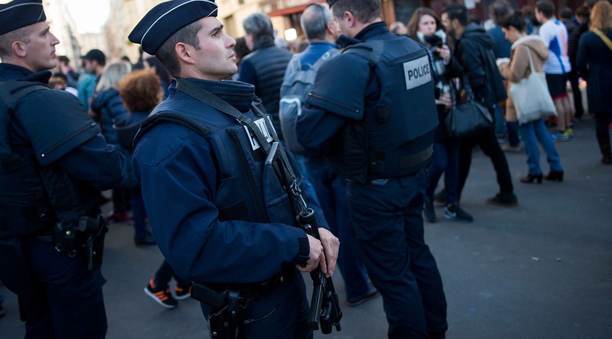 Francja ostrożna przed wyborami. Wysyła na ulice tysiące funkcjonariuszy