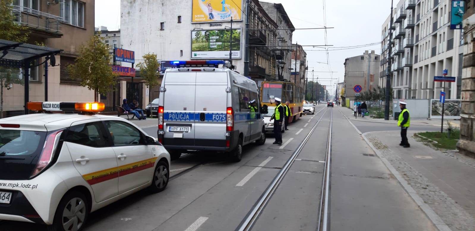 Łódź. Dziecko przerażone zachowaniem matki. Ludzie dopadli kobietę