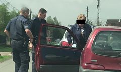 70-latek obnażał się przed matką z dzieckiem. Sąsiad ruszył w pościg