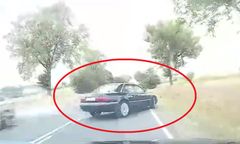 Przerażające nagranie. 22-latek dachował