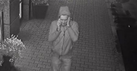 Dwukrotnie pobił 21-latka i zostawił go na drodze. Po nieprzytomnym przejechał samochód
