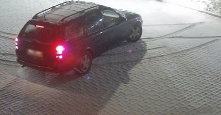 Chciał poćwiczyć poślizgi. Zepsuł dzieciakom boisko szkolne