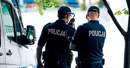Nowe fakty o tragedii w Głogowie. Próbowała zabić swoją córkę. 4-latka z podciętym gardłem walczy o życie