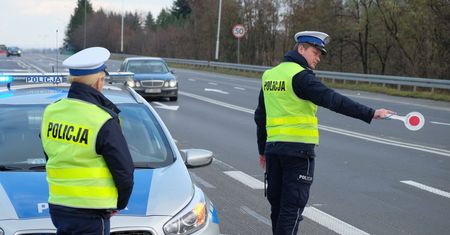 Warmińsko-mazurskie: makabryczne odkrycie podczas rutynowej kontroli drogowej