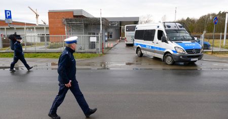 Koronawirus w Polsce. 21-latek z Ostrzeszowa złamał kwarantannę. Chciał spotkać się z dziewczyną